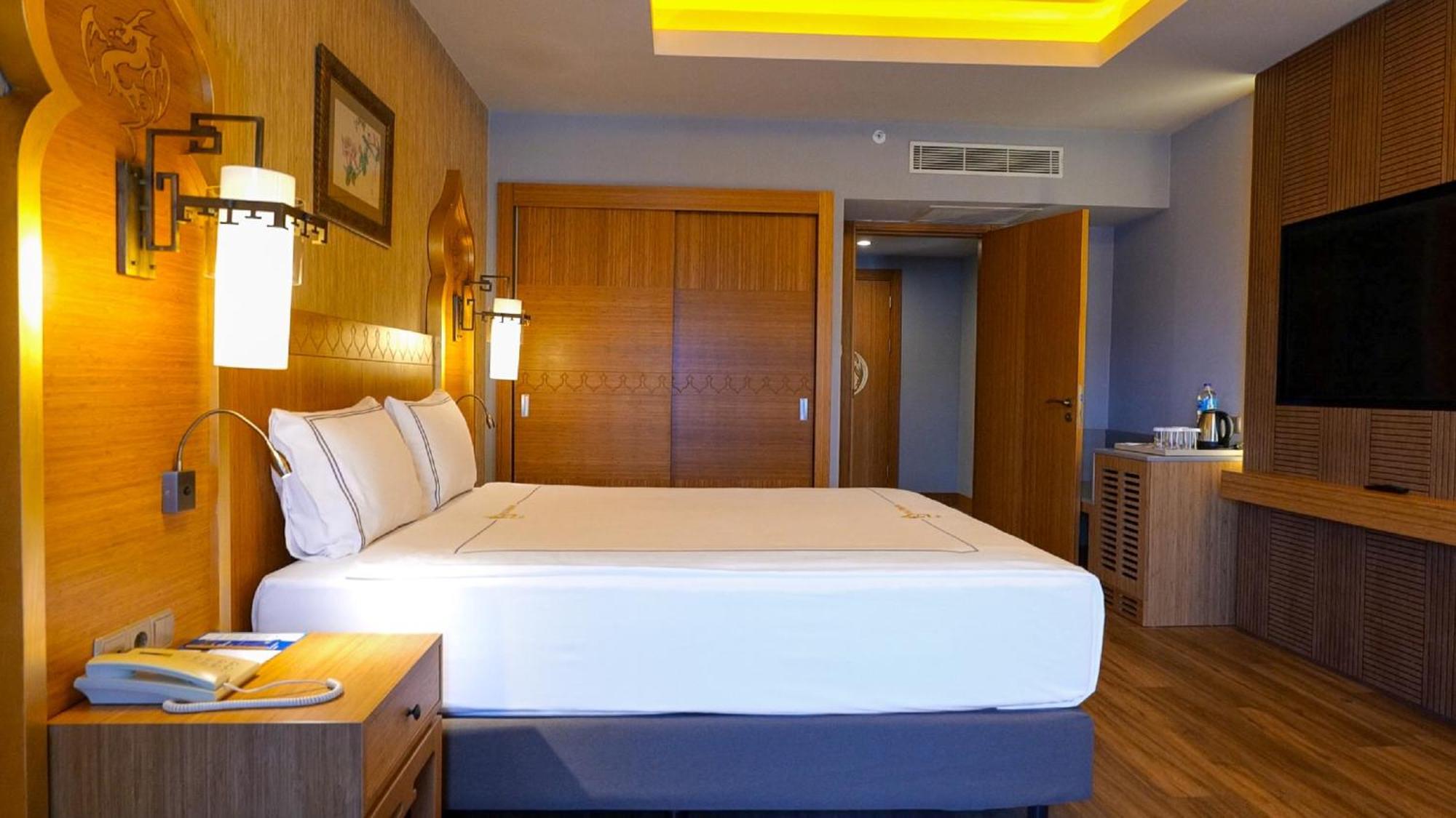 Royal Dragon Hotel ซีเด ภายนอก รูปภาพ